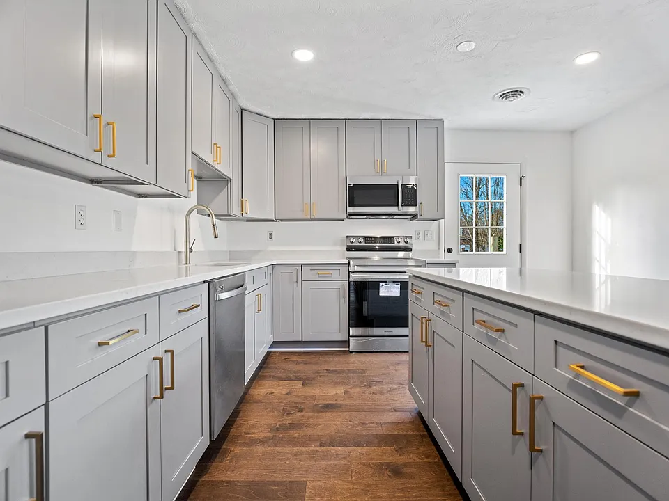49415 Holland Manor Dr
