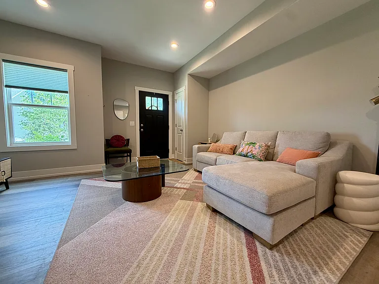 248 Monroe Ave — Photo 5