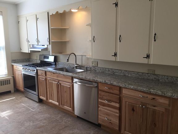 Plenty of storage & space to prep meals