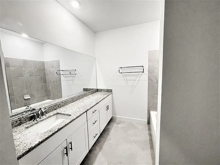 14243 Pine Lodge Ln — Photo 12