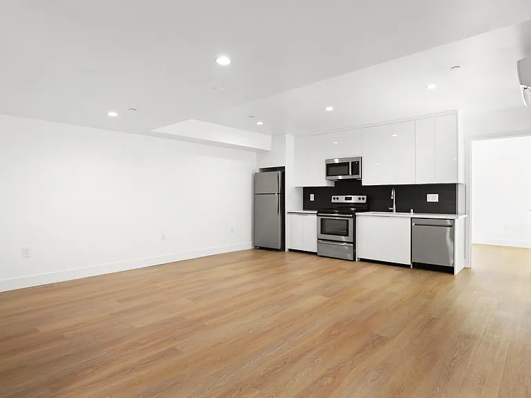 Western Lux — Photo 31