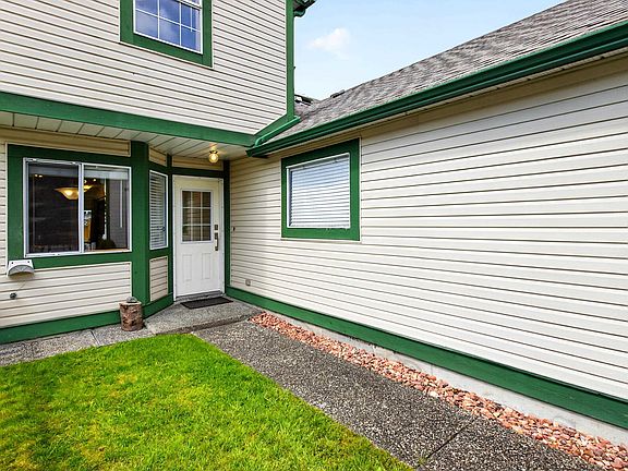 3rd image of 20675 118th Ave #206