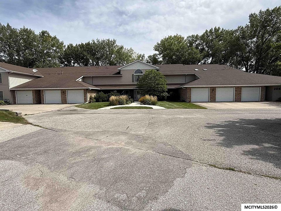 1st image of 2047 Hunters Ridge Dr