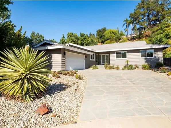 4240 Kingfisher Rd, Calabasas, CA 91302