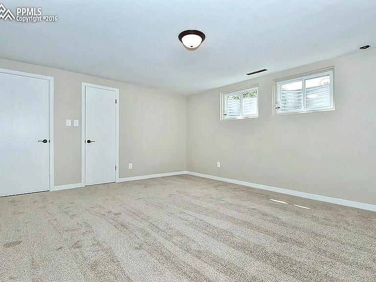 1422 Tesla Dr — Photo 7
