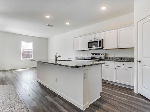 4th image of 721 Cherry Blossom St