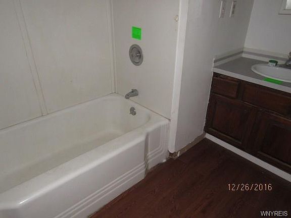 5th image of 198 Stenzil St
