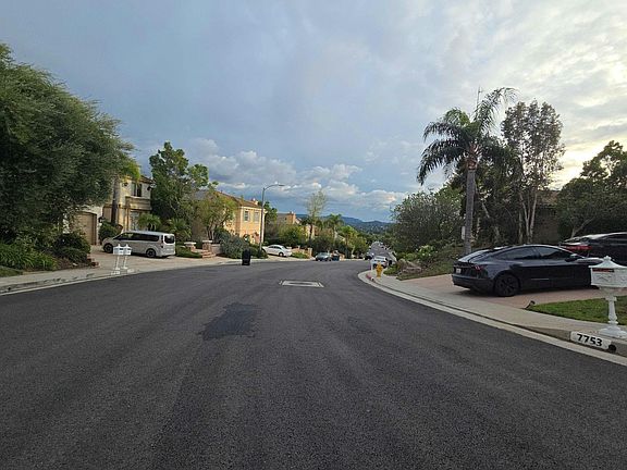 4th image of 7735 Graystone Dr