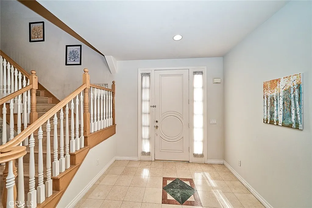 1018 La Cadena Ave — Photo 4