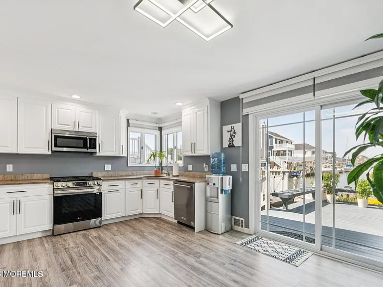 385 Aldo Dr — Photo 27