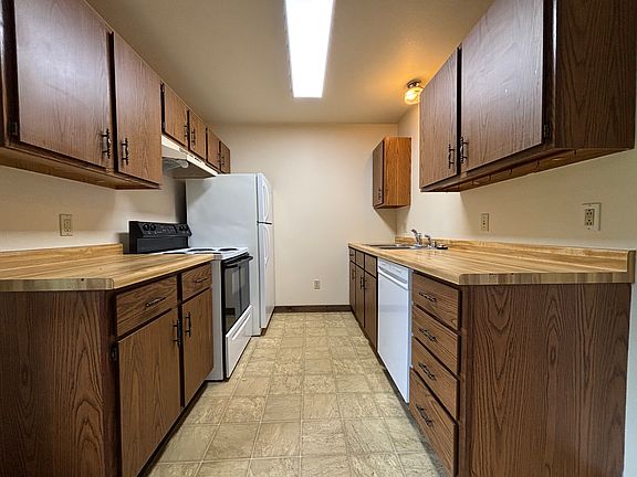 3rd image of 792 Dutchman Dr