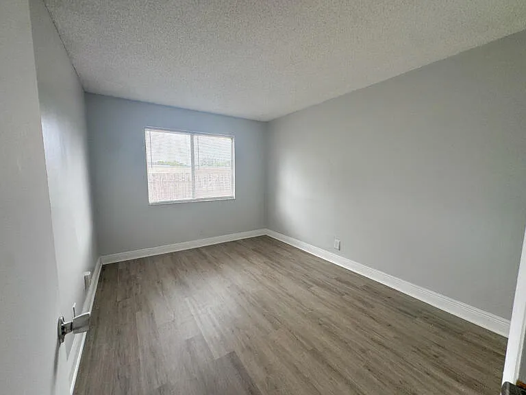 4852 Orleans Ct #D — Photo 21