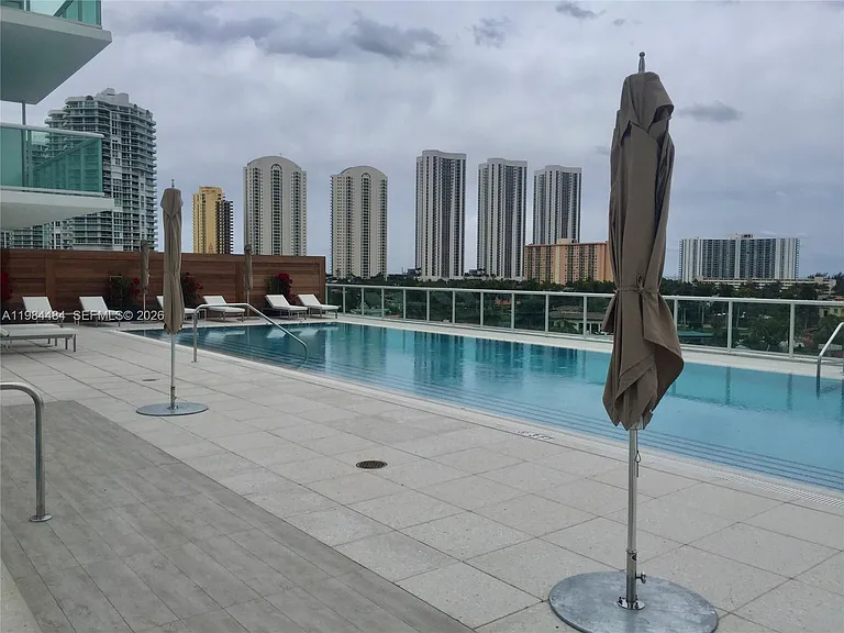 400 Sunny Isles Blvd #1105 — Photo 17