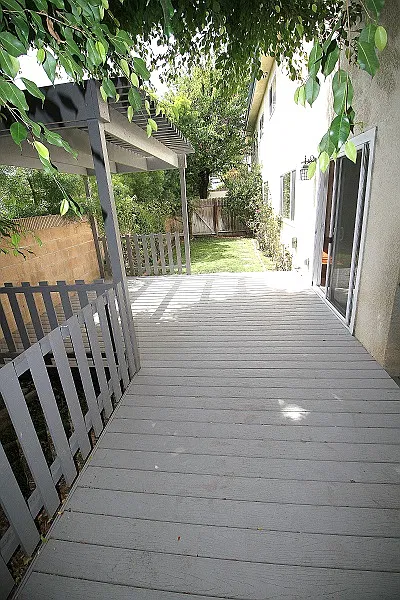 2110 Farrell Ave — Photo 2