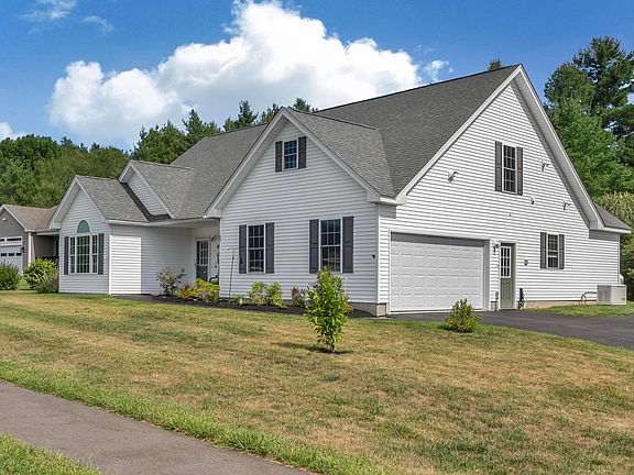 3rd image of 47 Fieldstone Drive