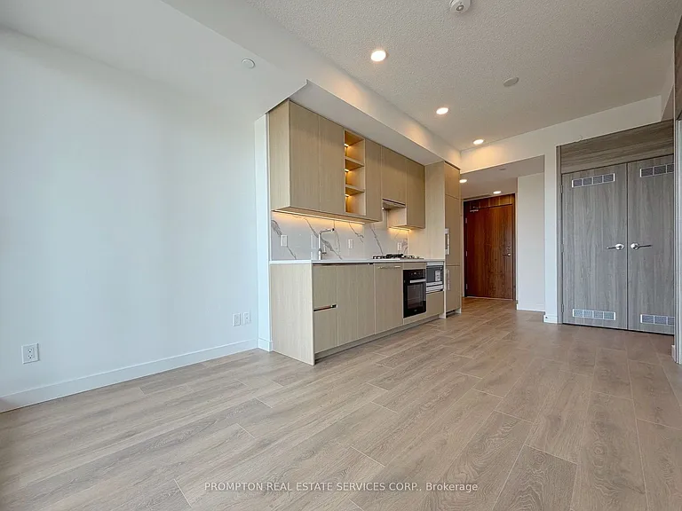 68 Esther Shiner Blvd #909 — Photo 4