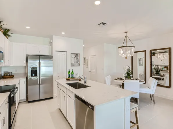 822 SE Grovebush Lane, Port St Lucie, FL 34984