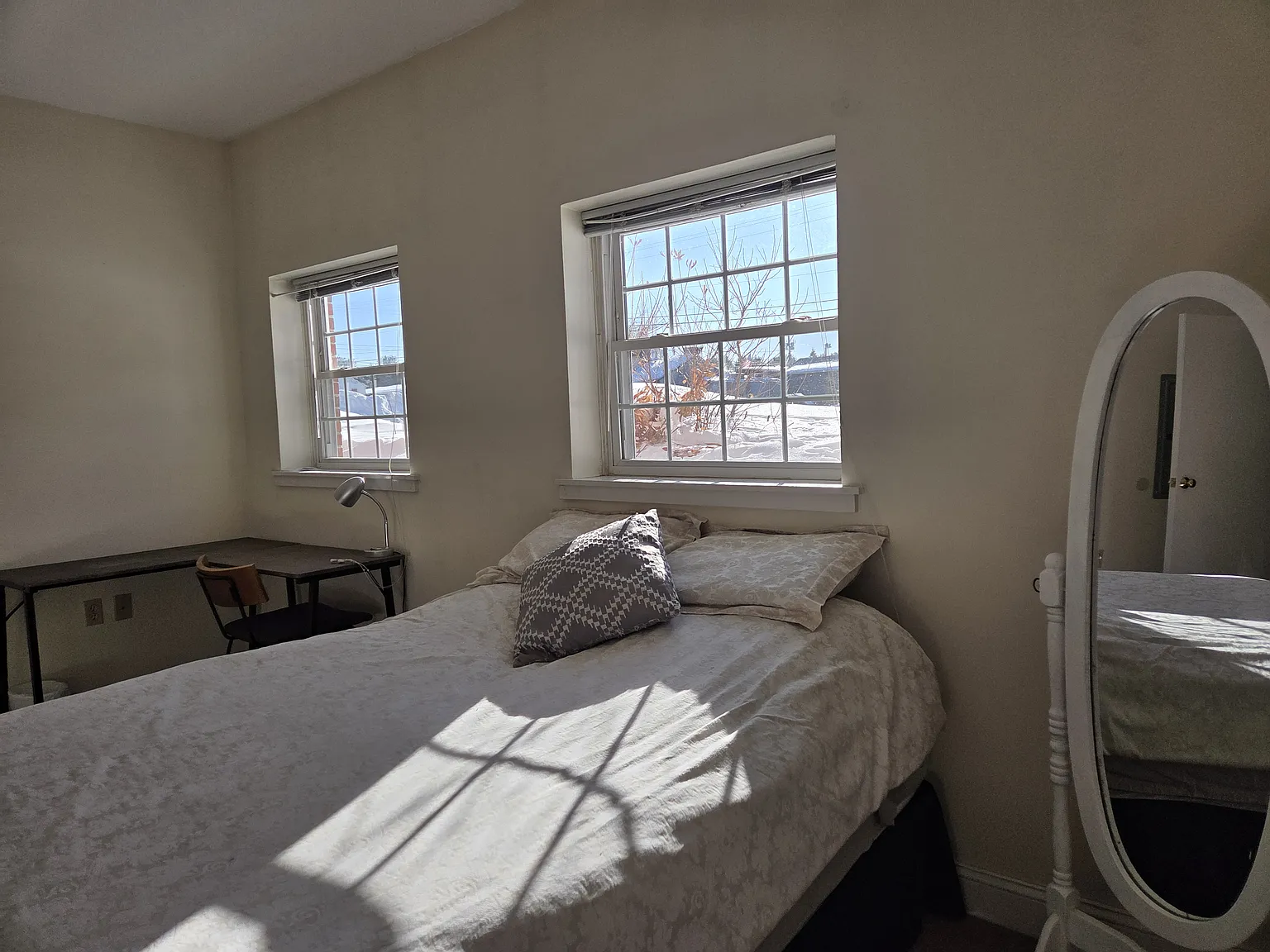 820 Lafayette Rd — Photo 4