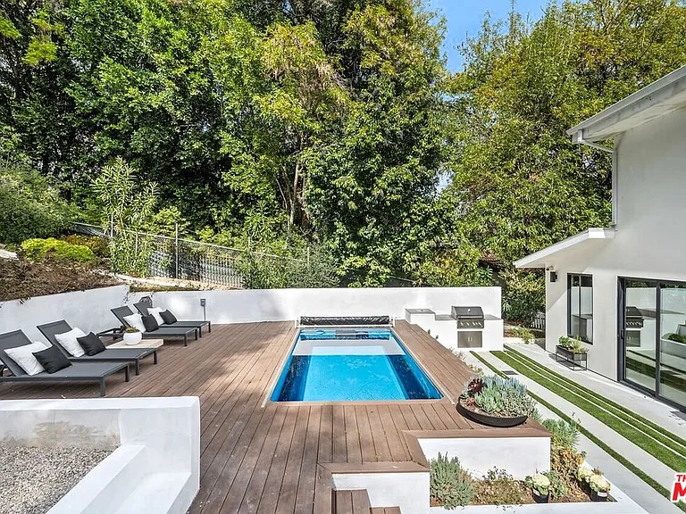 4545 Balboa Ave — Photo 42