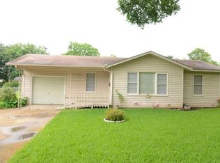 111 Canary St, Elgin, TX 78621