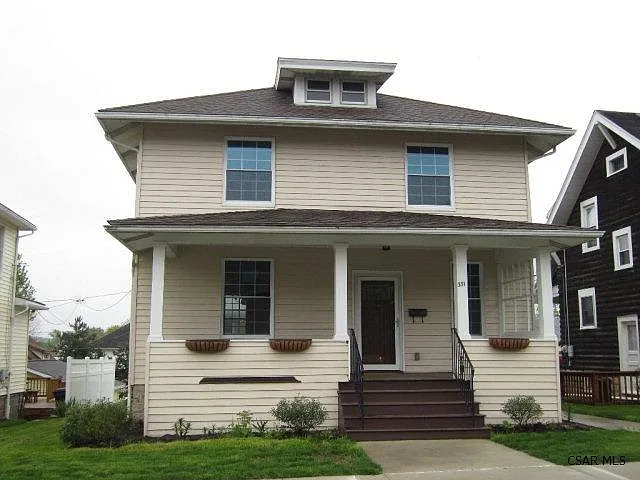 351 W Catherine St photo 1