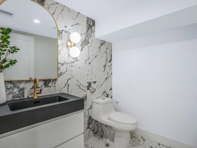 3 Bonn Pl FLOOR 1, Weehawken, NJ, 07086