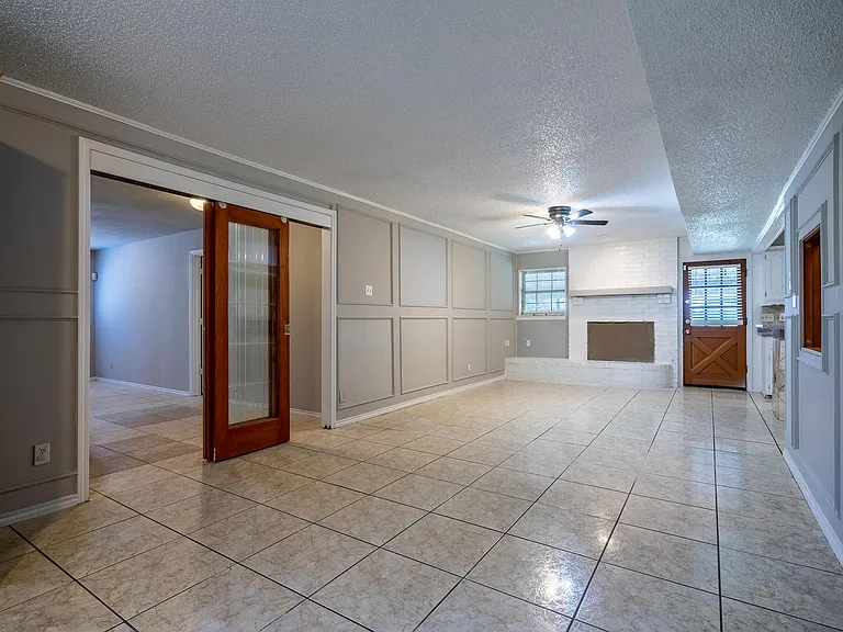 4212 Village Green Dr — Photo 24