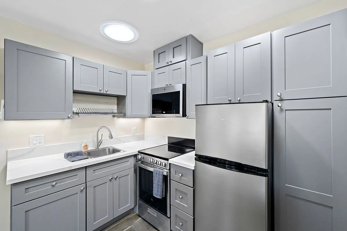 1 bed, 1.0 bath, 450 sqft, $1,600 — Photo 3