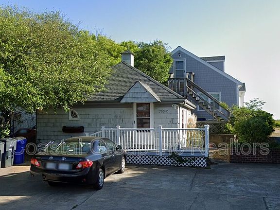 2nd image of 700 W Ocean View Ave #1