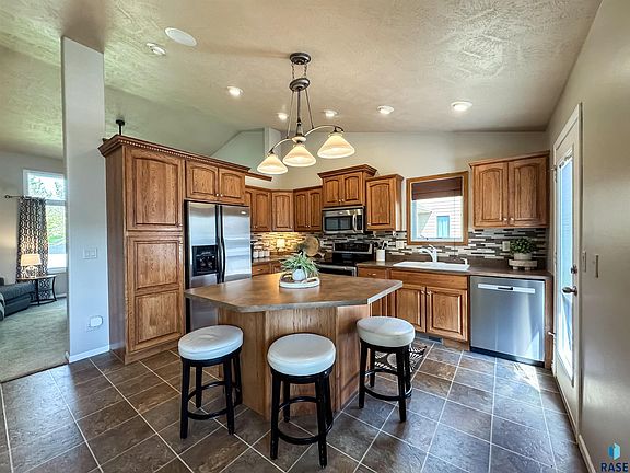 5th image of 3144 S Newcastle Ct