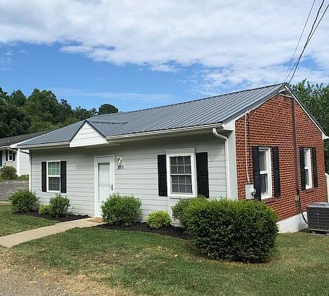 2nd image of 3231 Loch Haven Dr