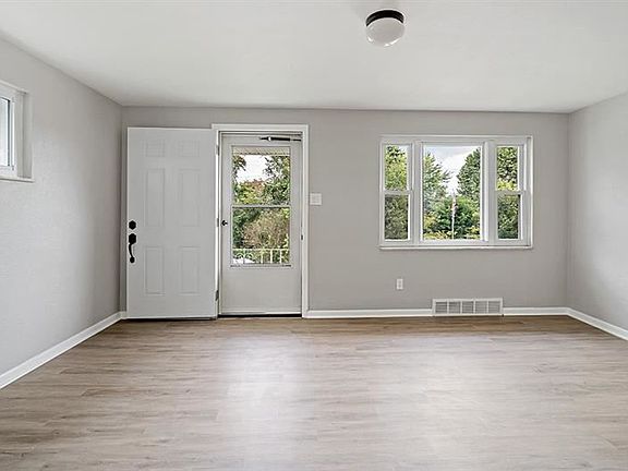 4th image of 77 Central Ave