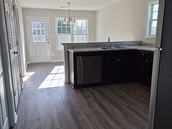 5th image of 1021 Grubbs St