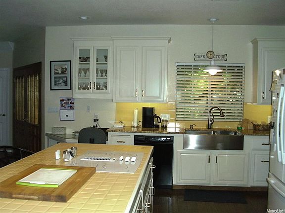 5th image of 528 Applewood Dr