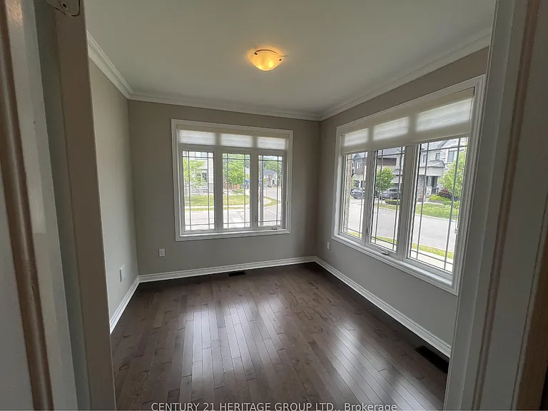 860 Elvidge Trl — Photo 8