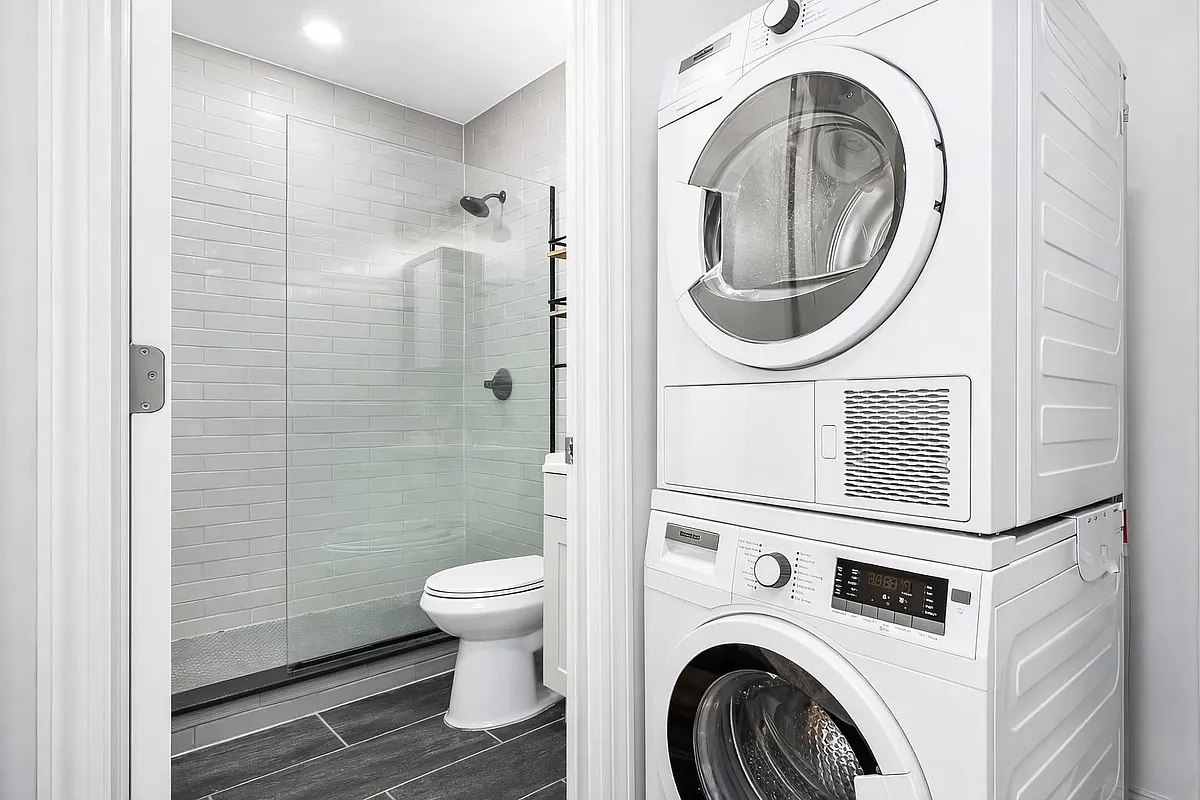 306 Saint James Place 2R