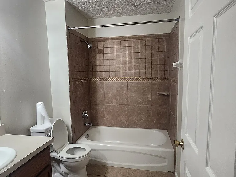 922 Cherry Point Way — Photo 8