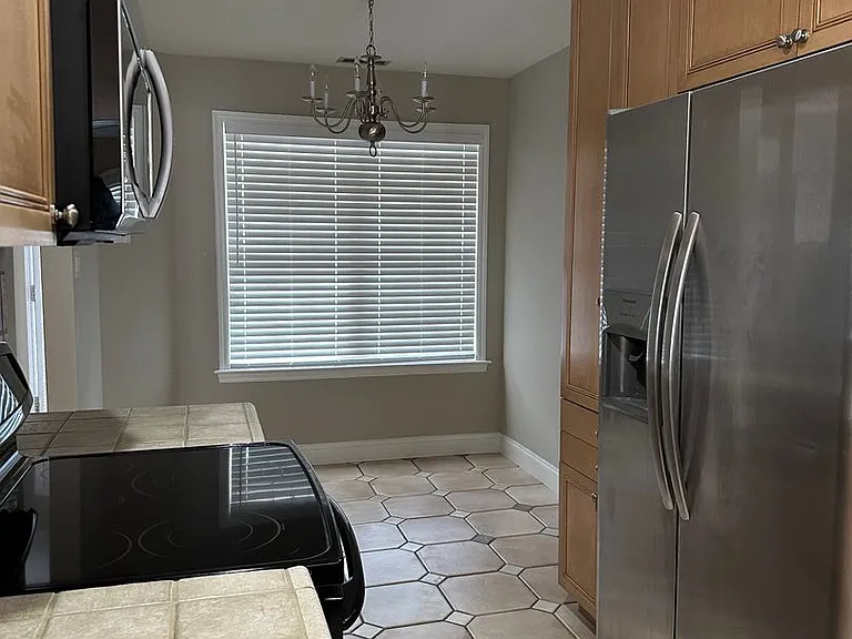 121 Oak Hill Ln — Photo 6