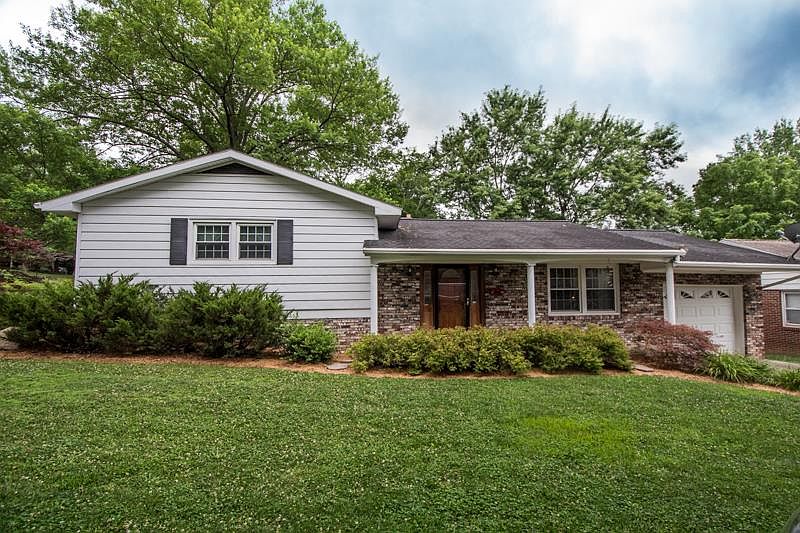 1st image of 2746 Hillview Dr