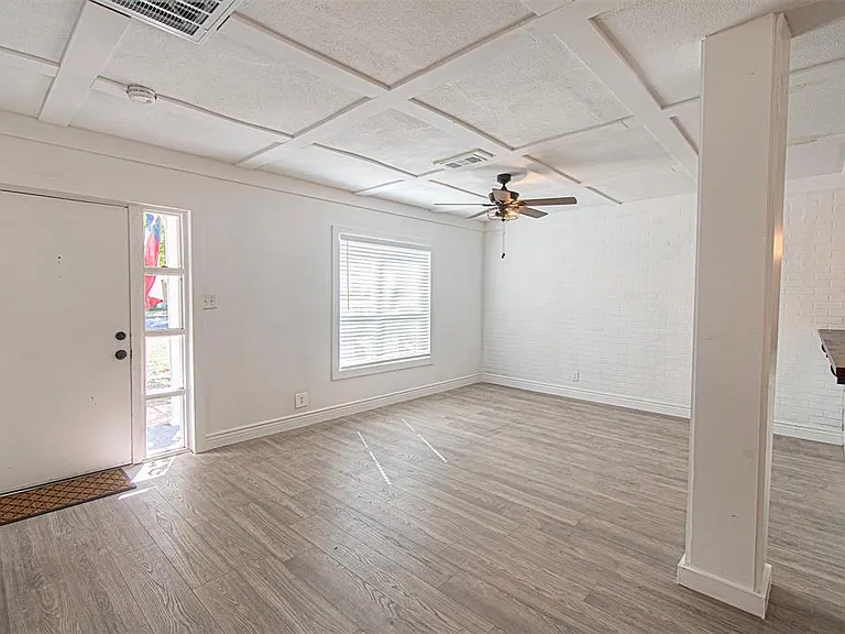 618 Crescent St — Photo 4