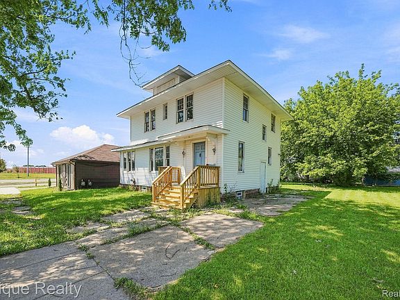 3rd image of 1311 Scott Ave