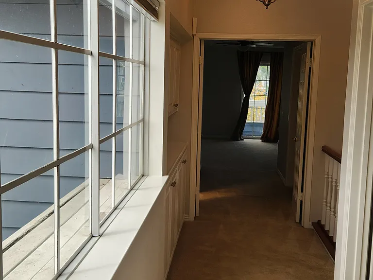 421 Burlington Ct #101 — Photo 13