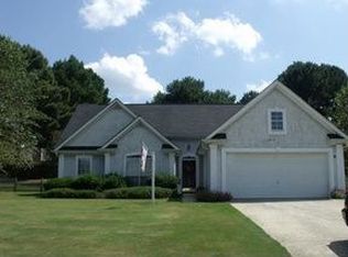 64 Dogwood Lakes Dr, Hampton, GA 30228
