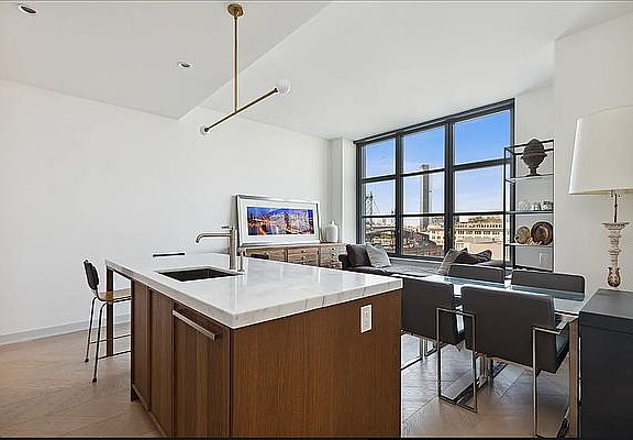 3rd image of 85 Jay St #731