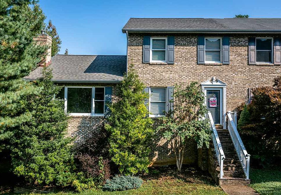 1st image of 227 Emerald Dr