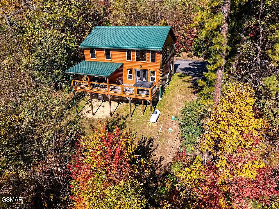 1st image of 1032 Twin Oaks Rd