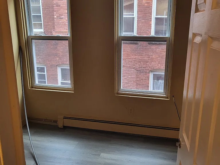 3 Putnam Hts #2E — Photo 6