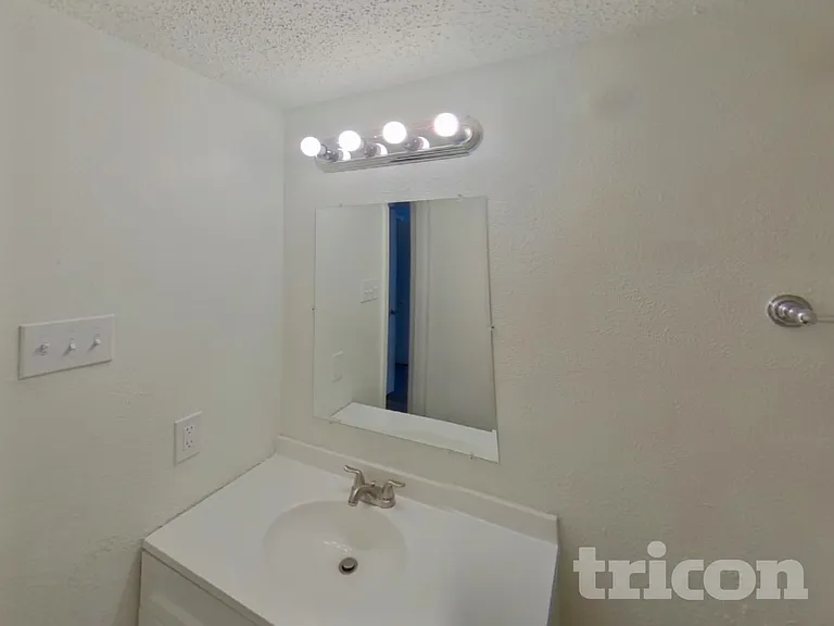 2908 Lemmontree Ln — Photo 8