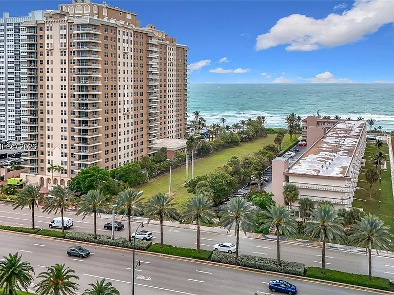 1945 S Ocean Dr #605 — Photo 24