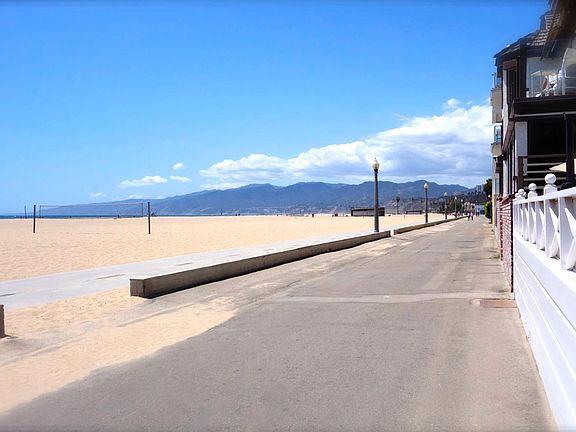 WALKING AND BIKE PATHS WITH VIEWS OF THE MOUNTAINS...